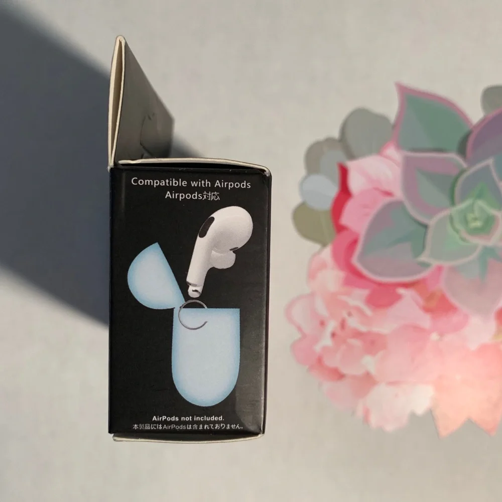 Glow-in-the-dark AirPod Pro case